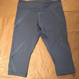 Lululemon 3/4 Leggings with vent design